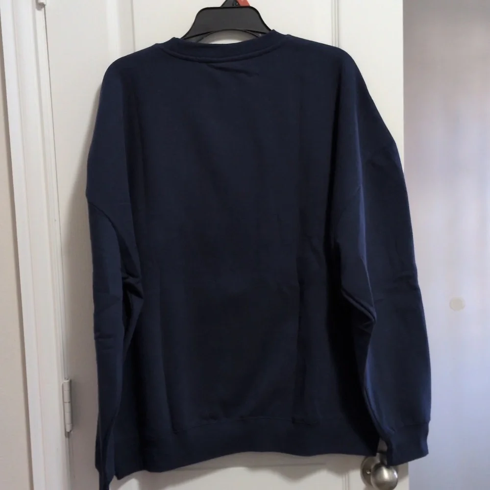 Embroidered SpongeBob Sweatshirt Unisex - Picture 3 of 3